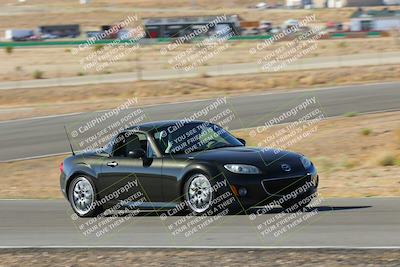 media/Oct-01-2022-Team Topak Racing (Sat) [[f860fb51be]]/2-Inter Low 2/session 1 turn 3/